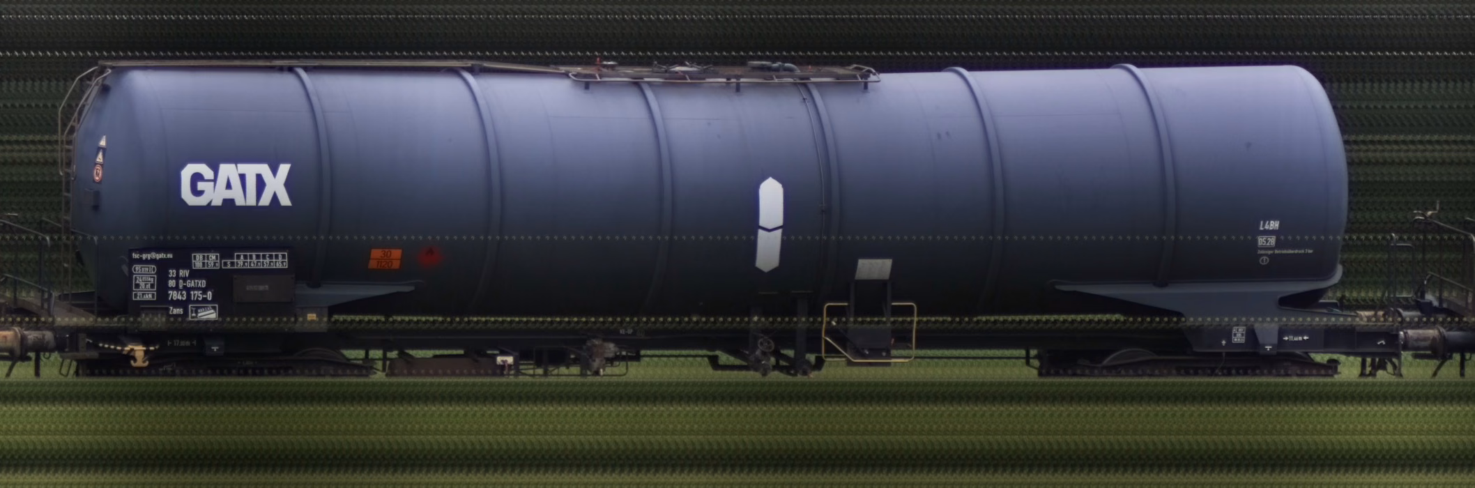 There should be a train photo here :'(