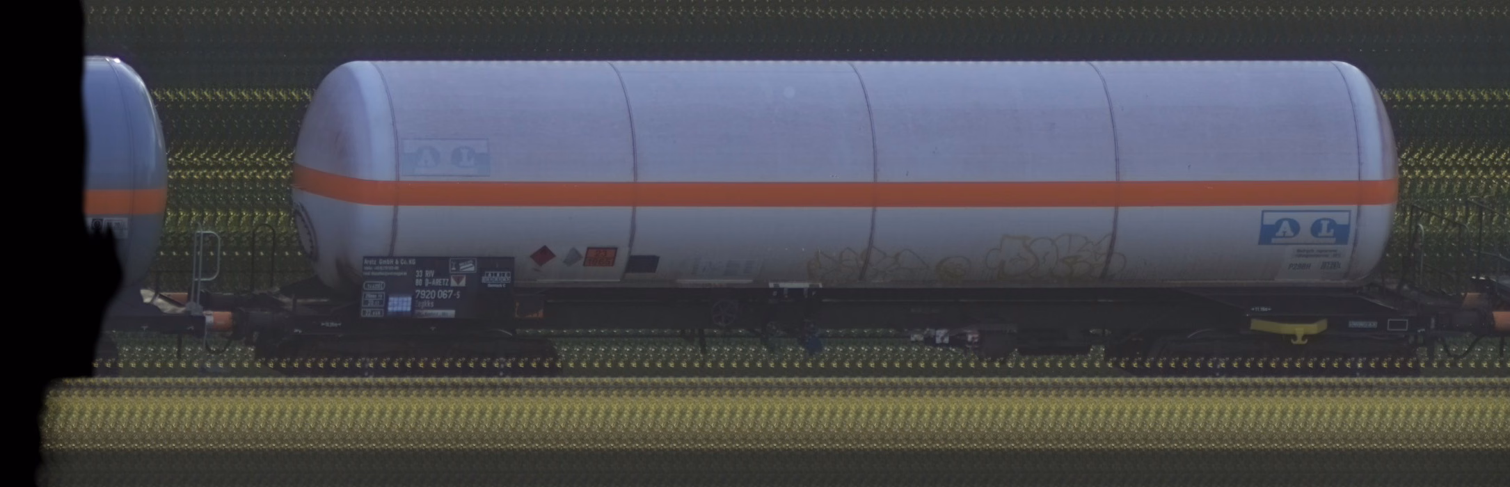 There should be a train photo here :'(