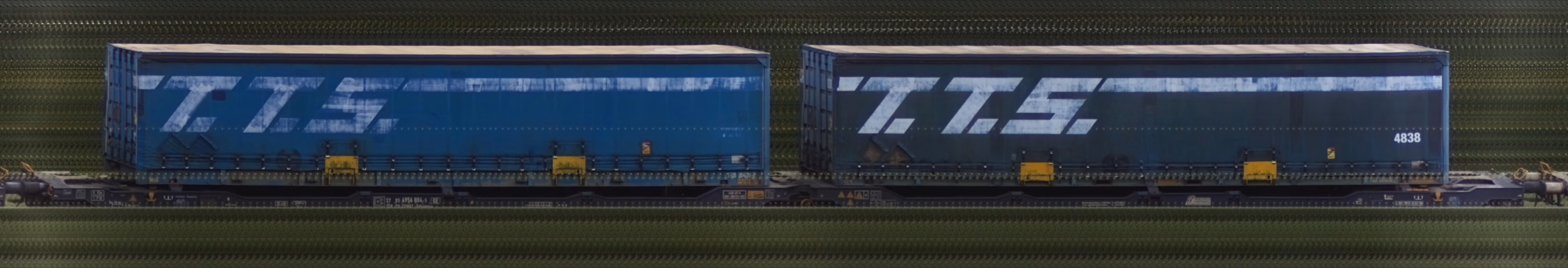 There should be a train photo here :'(