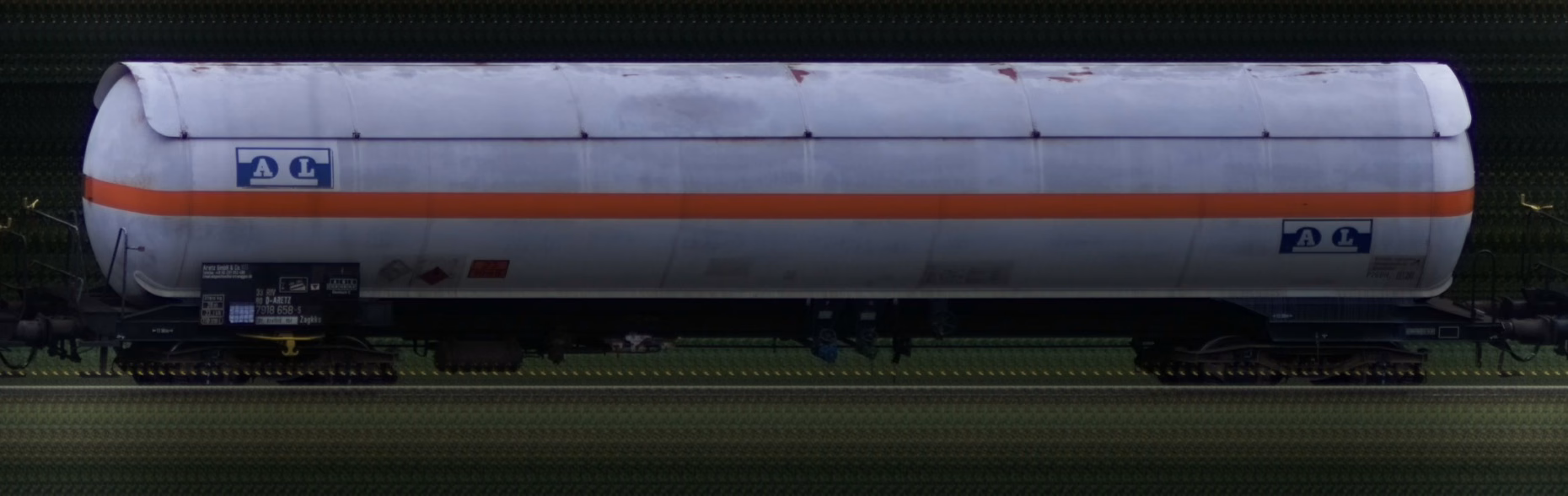 There should be a train photo here :'(