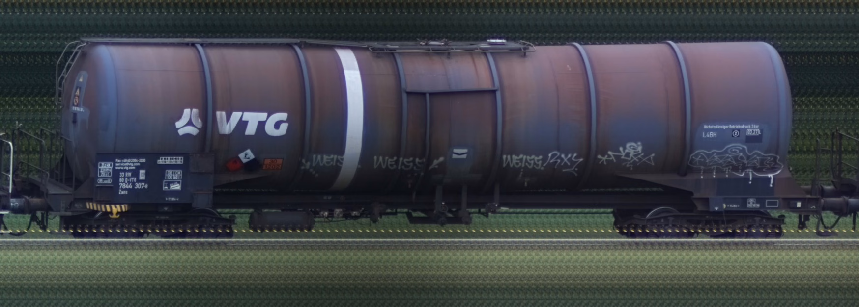 There should be a train photo here :'(