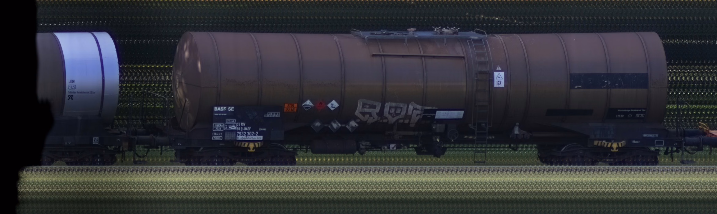 There should be a train photo here :'(