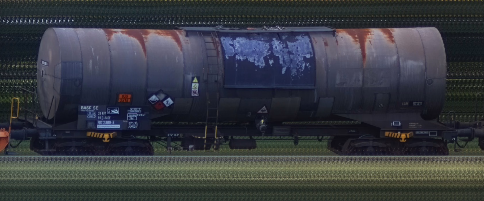 There should be a train photo here :'(