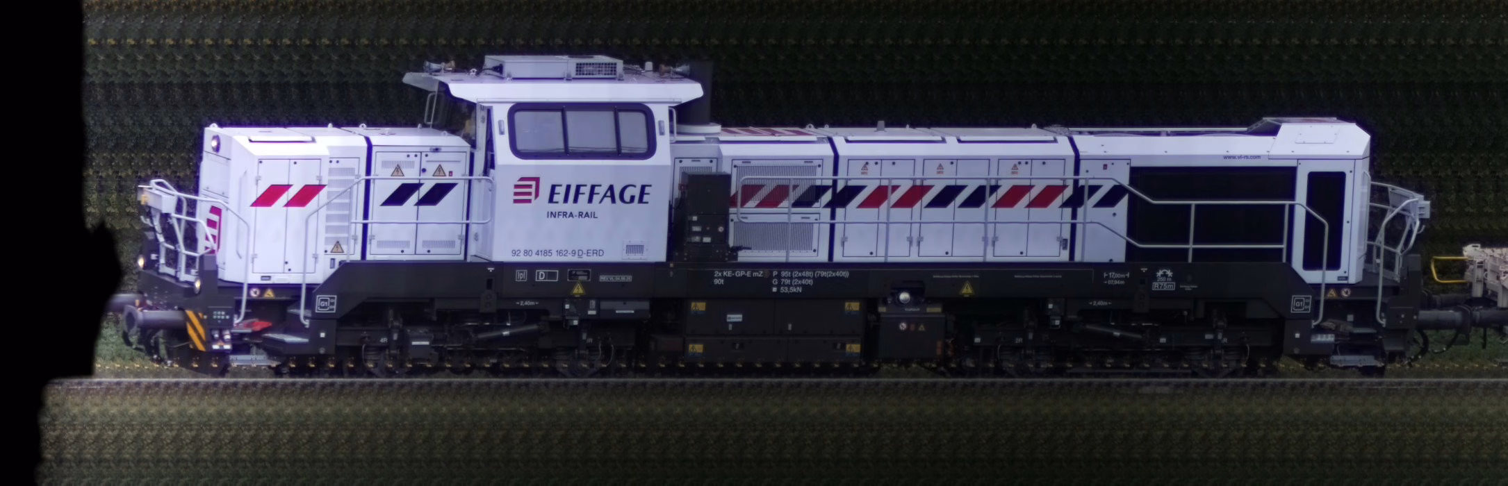 There should be a train photo here :'(