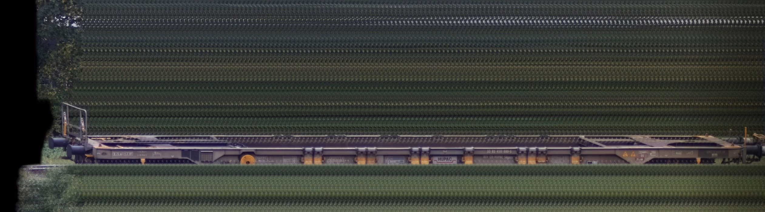 There should be a train photo here :'(