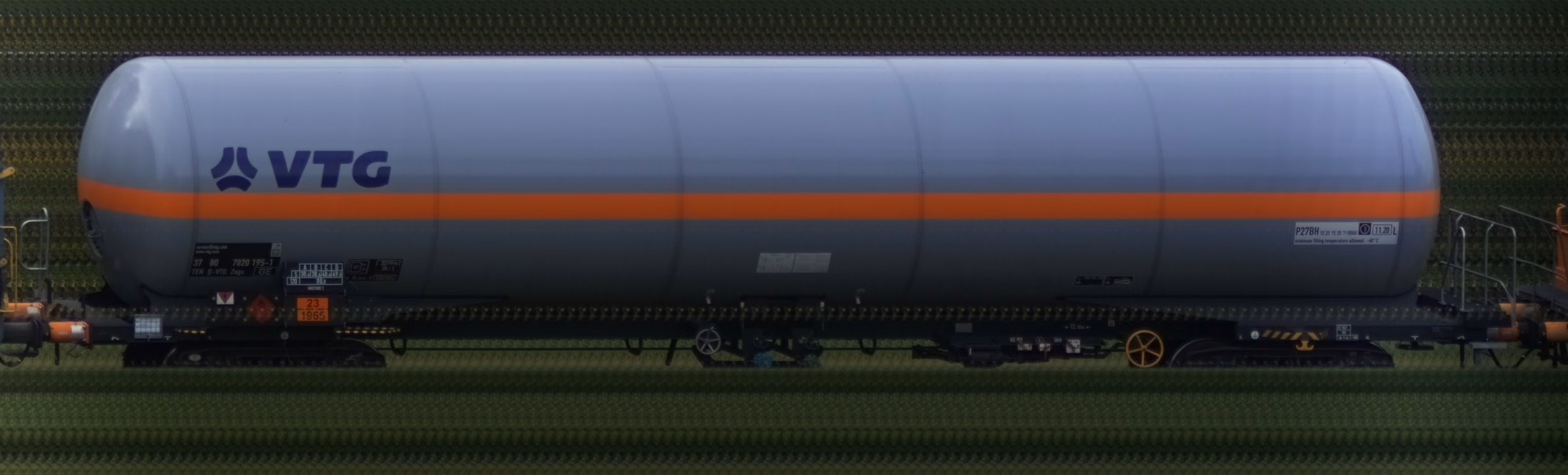 There should be a train photo here :'(