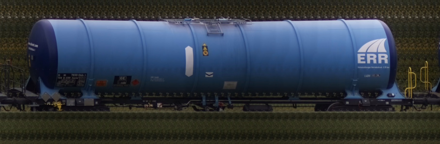 There should be a train photo here :'(