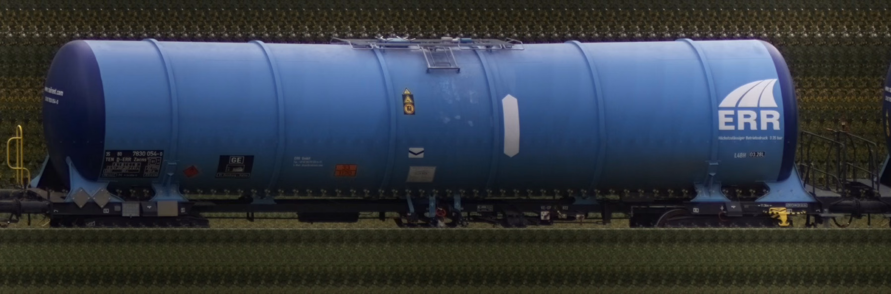There should be a train photo here :'(