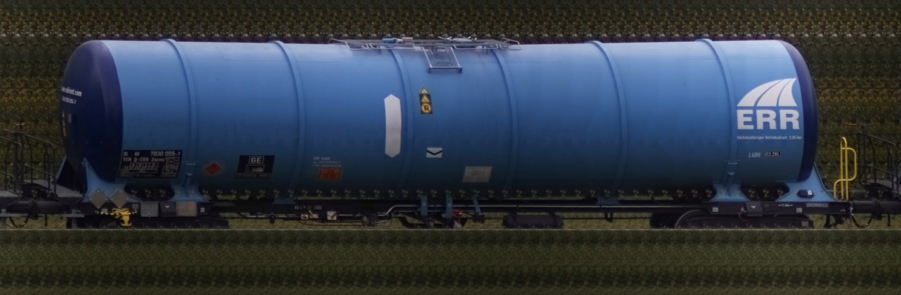 There should be a train photo here :'(