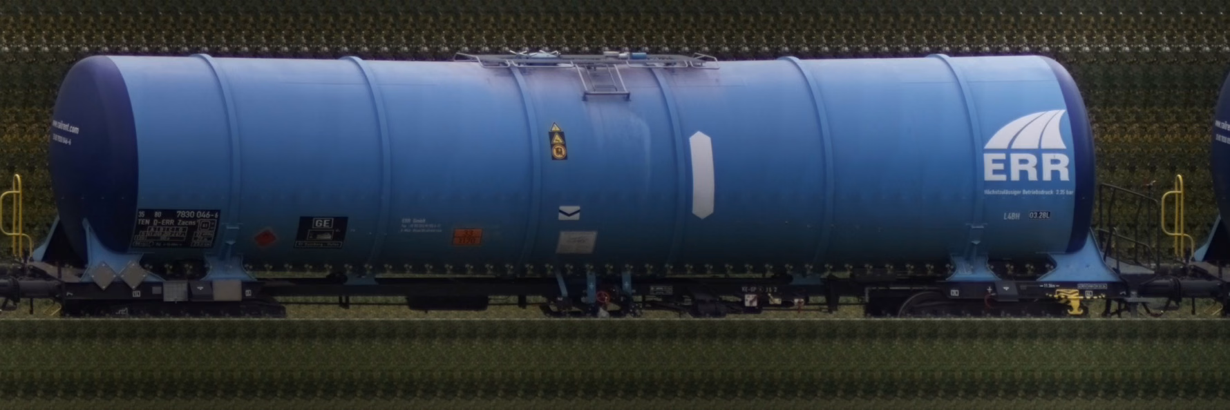 There should be a train photo here :'(