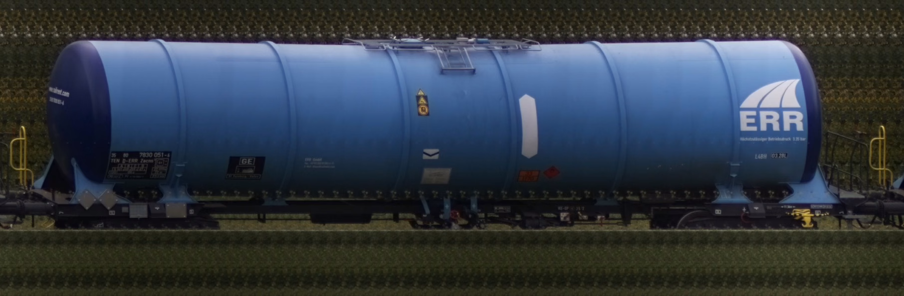 There should be a train photo here :'(