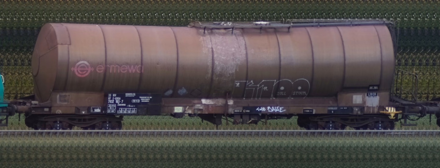 There should be a train photo here :'(