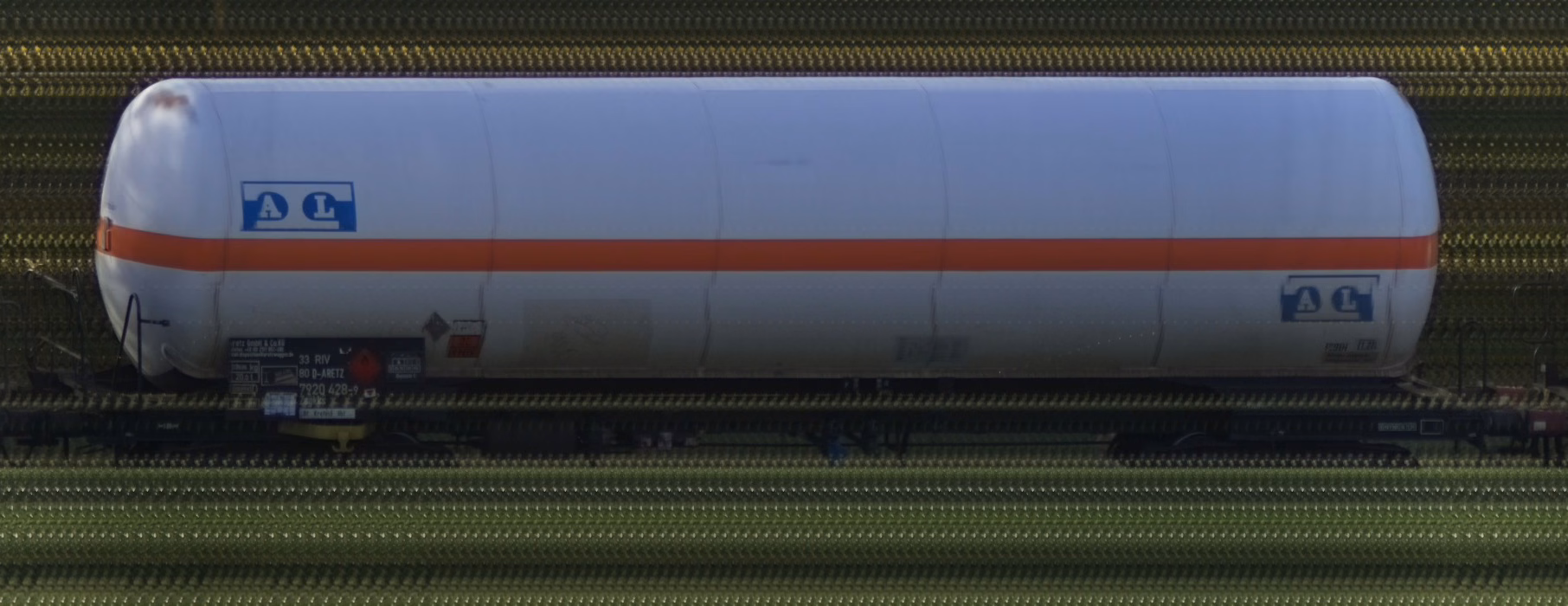 There should be a train photo here :'(