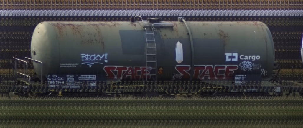 There should be a train photo here :'(