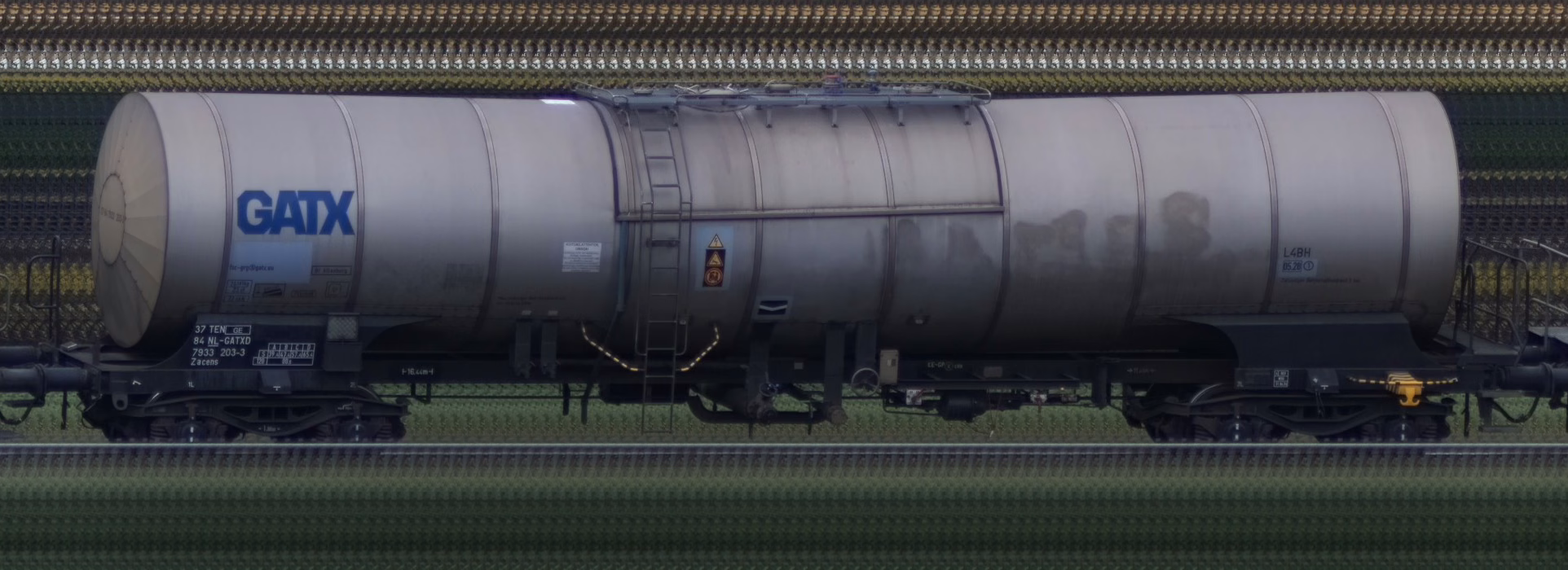 There should be a train photo here :'(