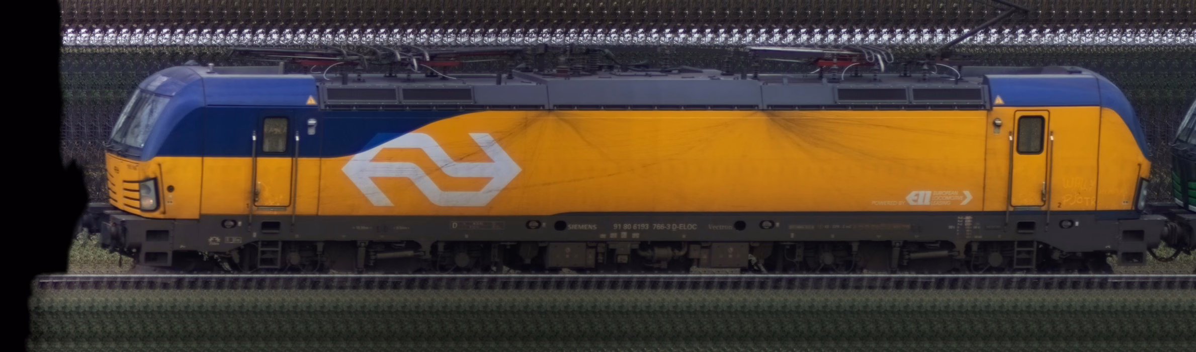 There should be a train photo here :'(