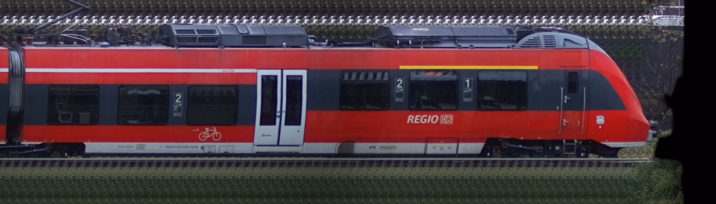 There should be a train photo here :'(