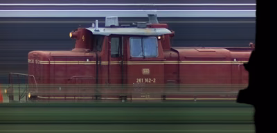 There should be a train photo here :'(