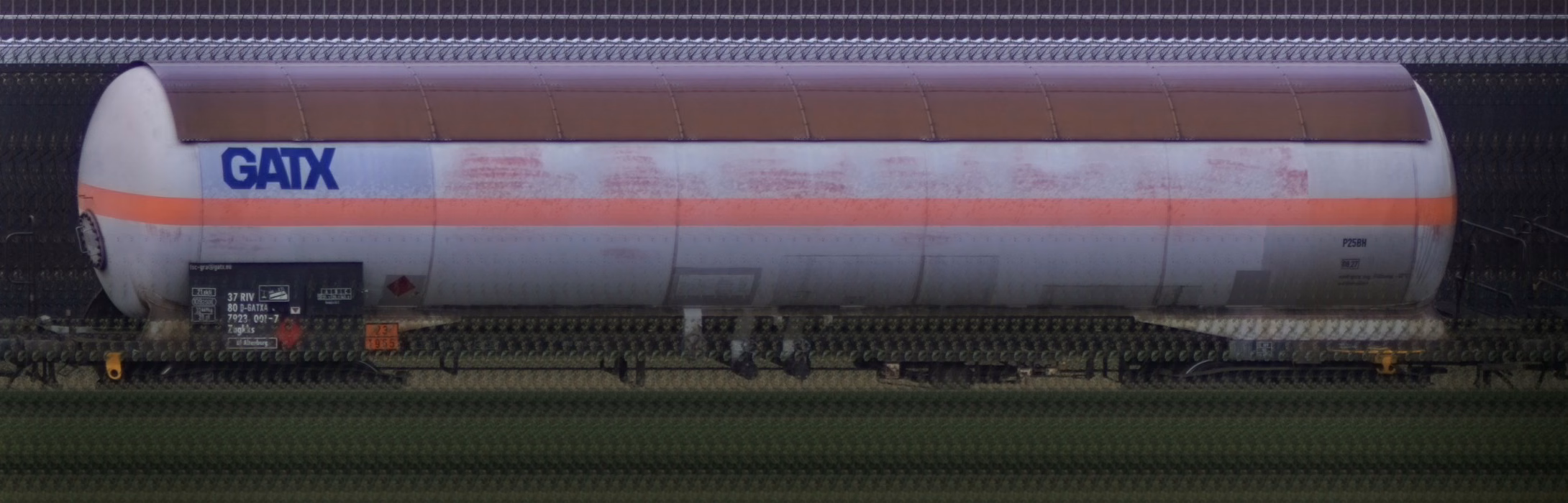 There should be a train photo here :'(