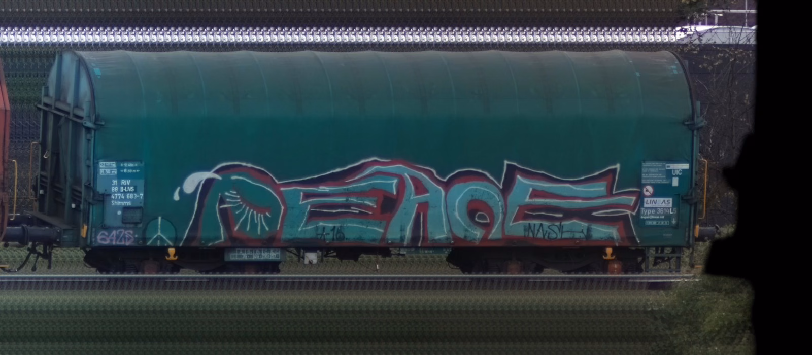 There should be a train photo here :'(