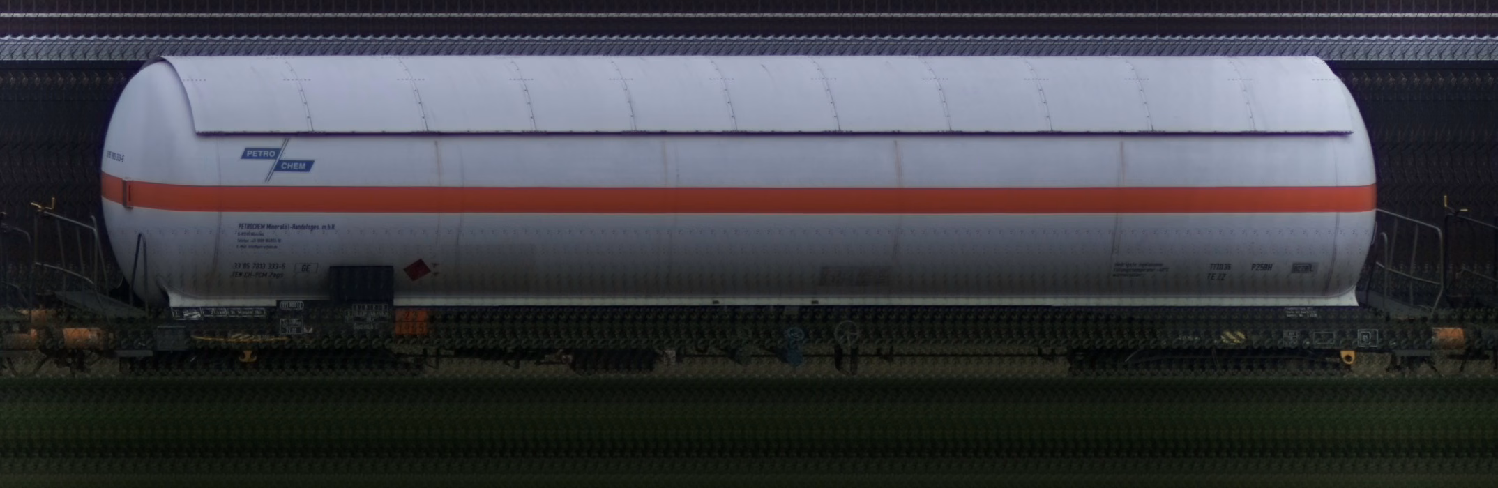 There should be a train photo here :'(