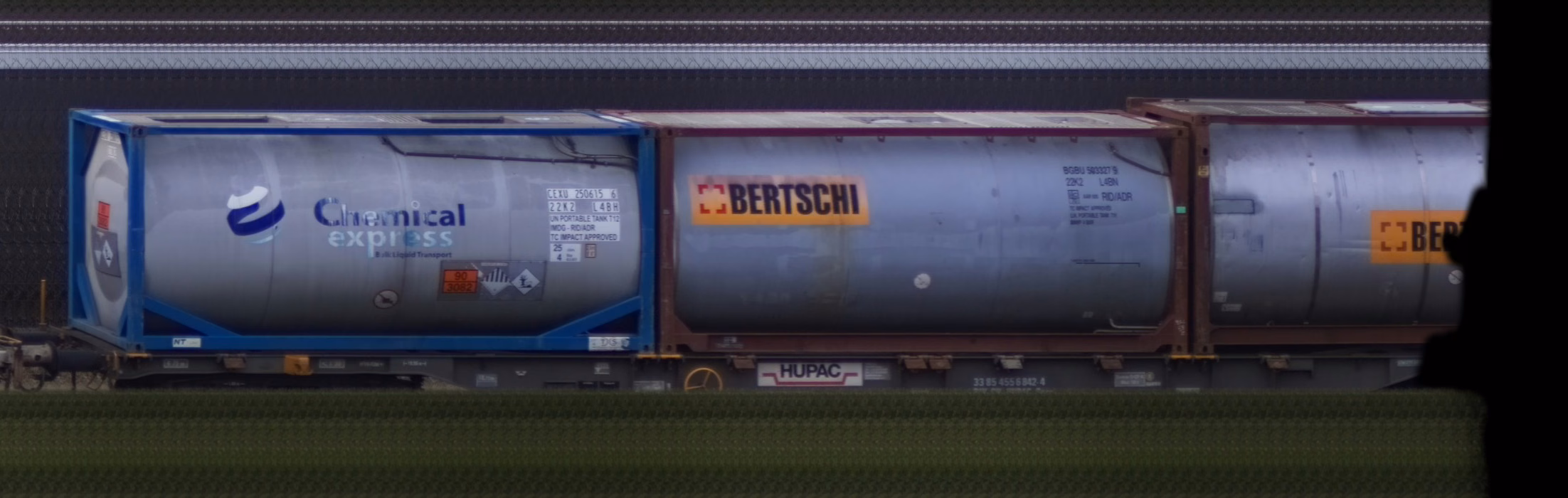 There should be a train photo here :'(