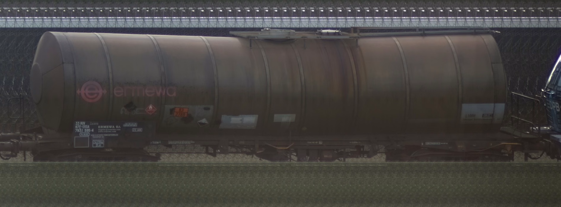 There should be a train photo here :'(
