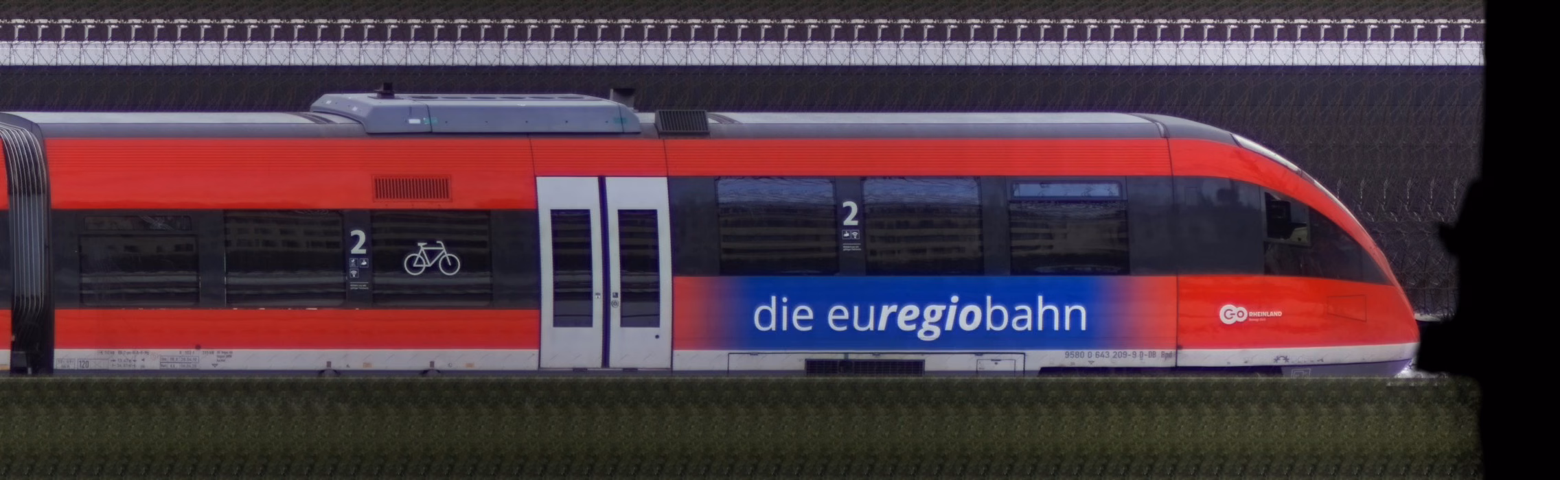 There should be a train photo here :'(