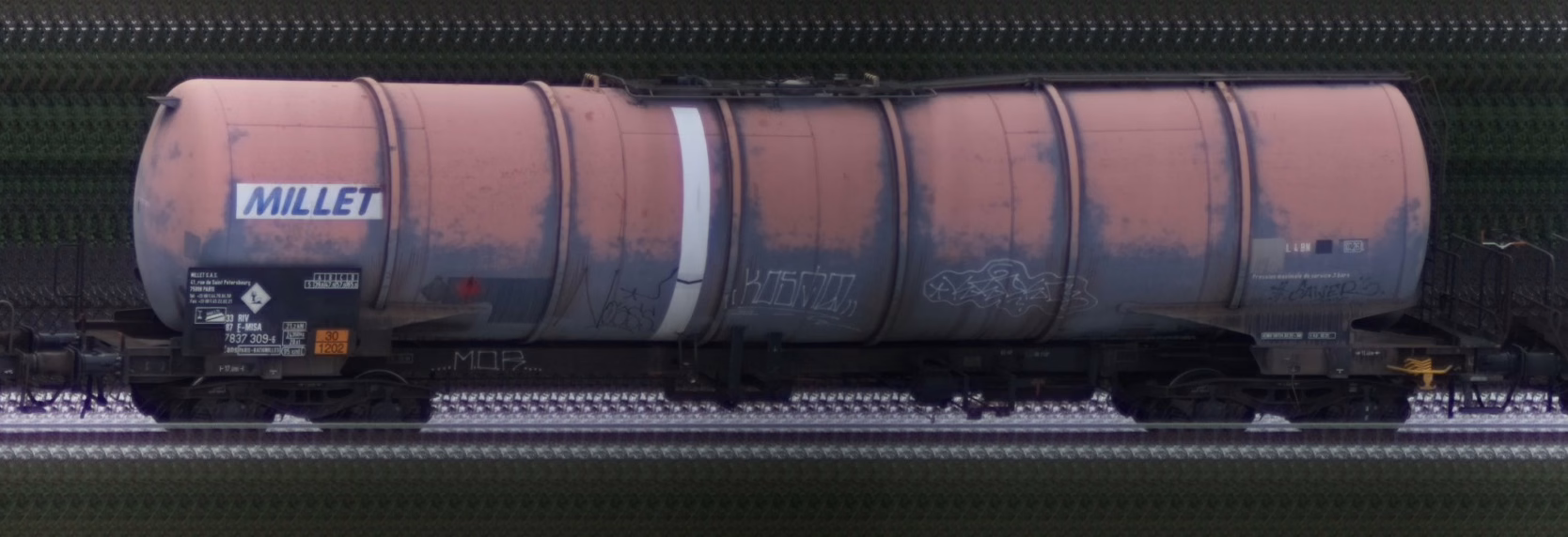 There should be a train photo here :'(