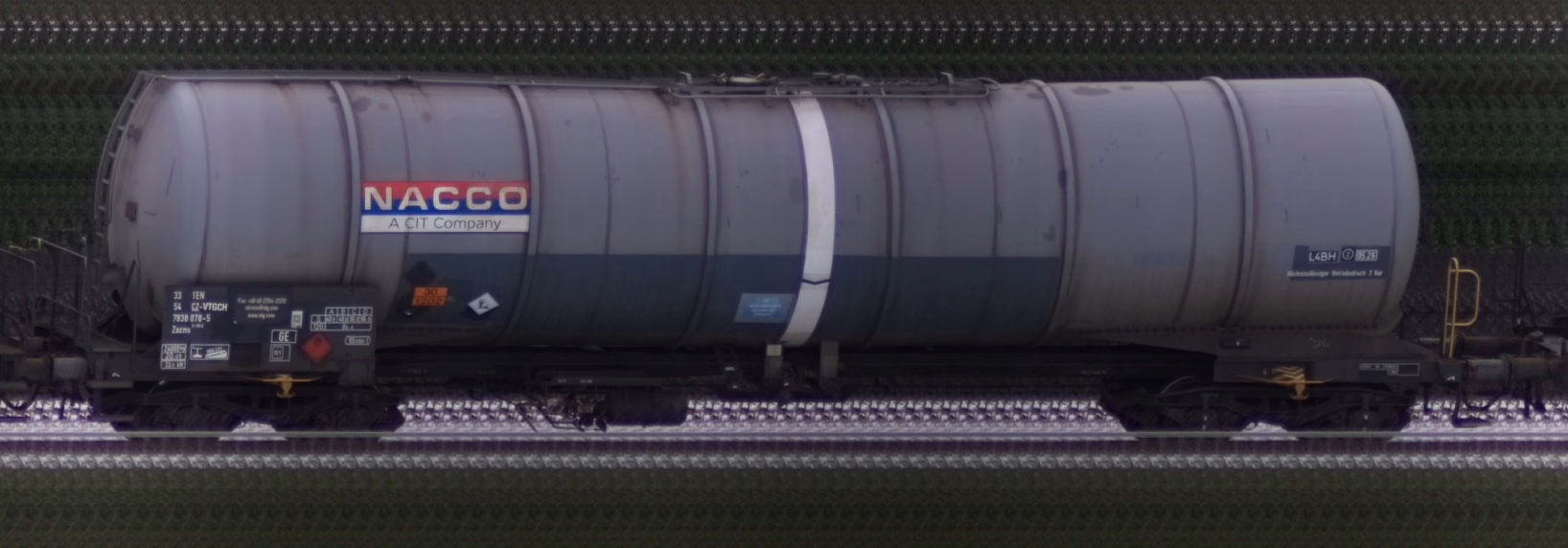 There should be a train photo here :'(