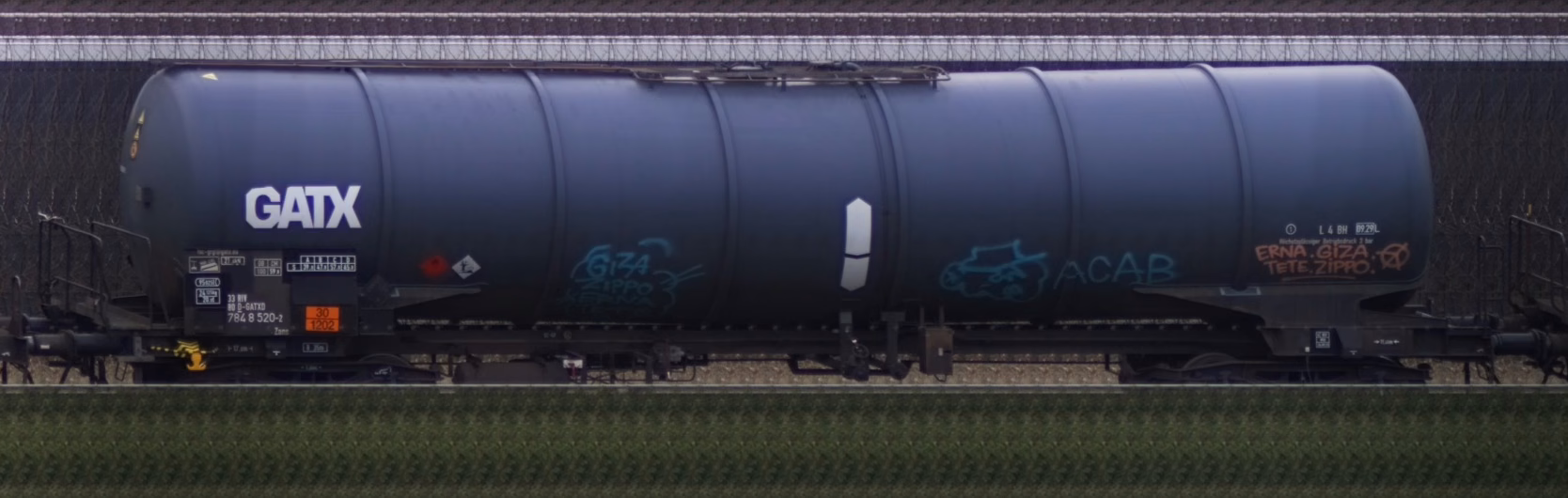 There should be a train photo here :'(