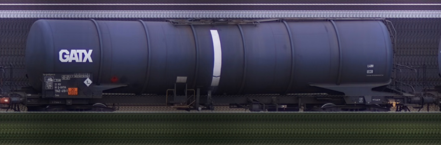 There should be a train photo here :'(