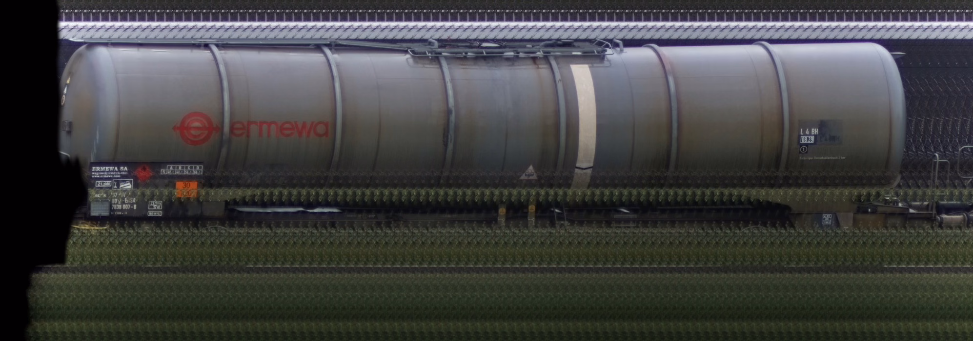There should be a train photo here :'(