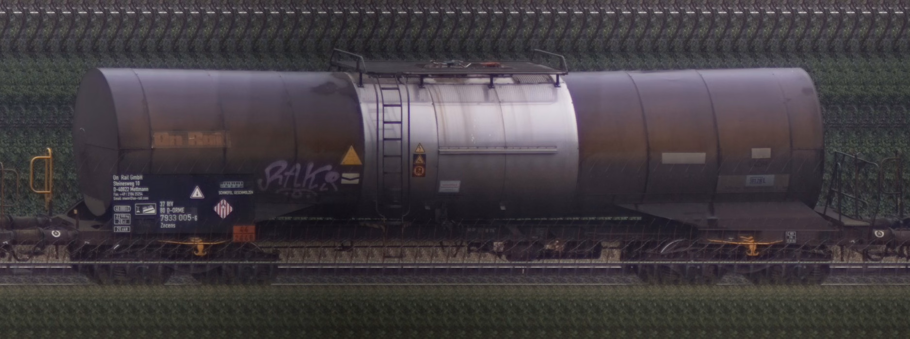 There should be a train photo here :'(