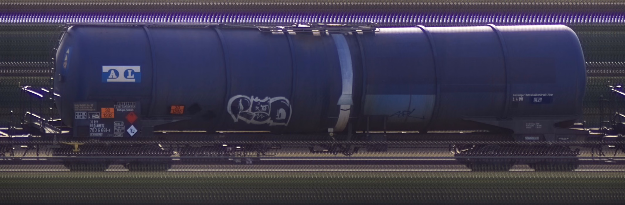 There should be a train photo here :'(