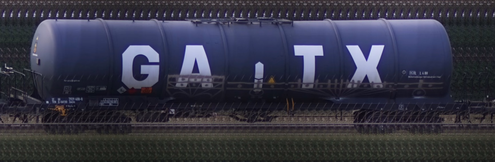 There should be a train photo here :'(