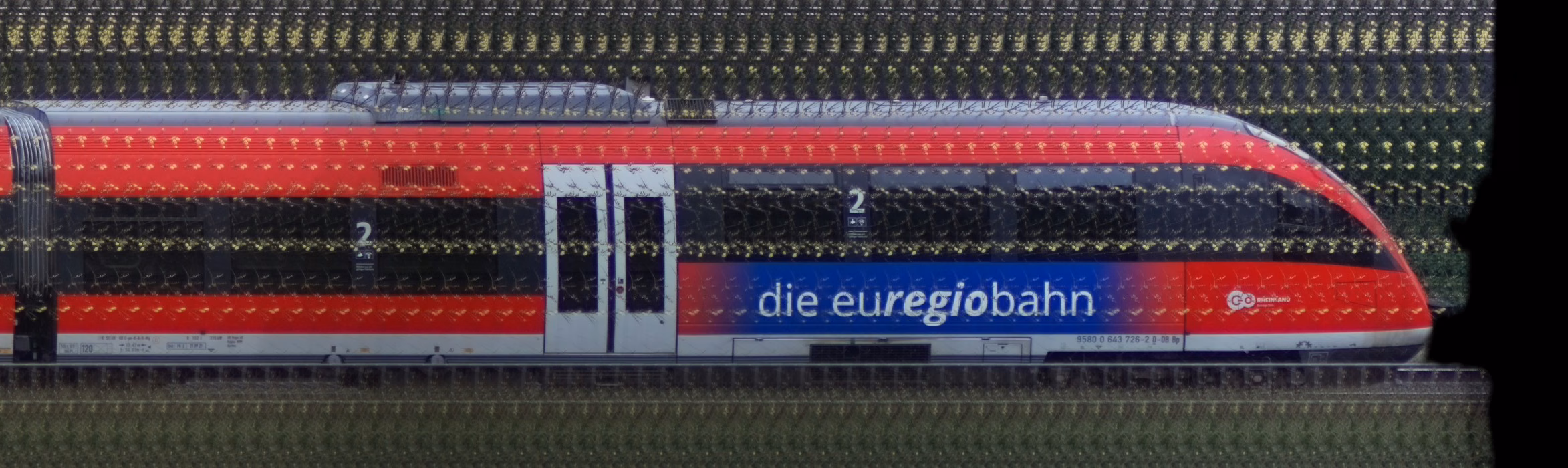 There should be a train photo here :'(
