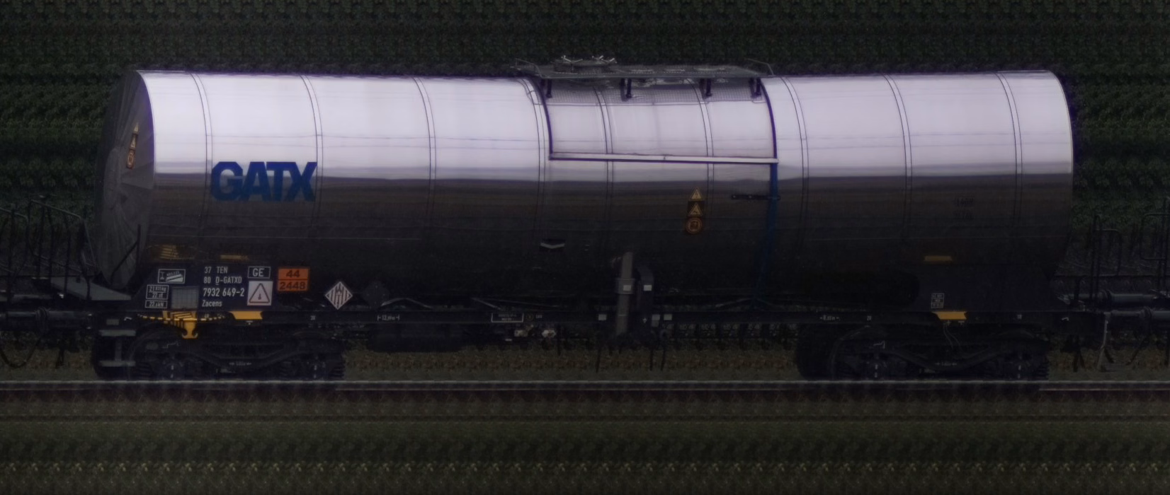 There should be a train photo here :'(