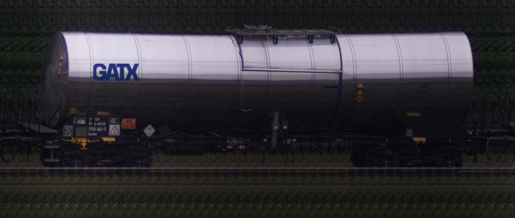 There should be a train photo here :'(