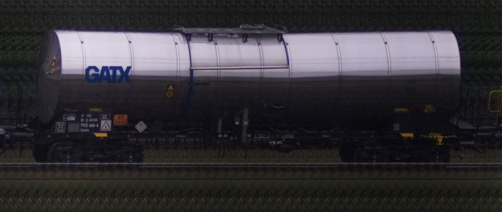 There should be a train photo here :'(