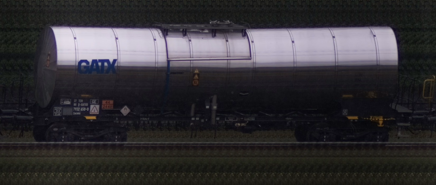 There should be a train photo here :'(