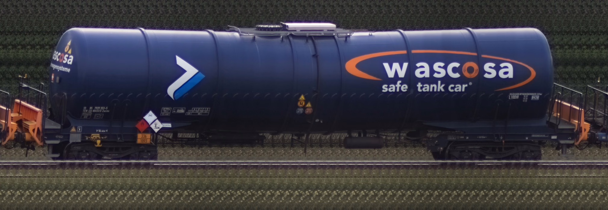 There should be a train photo here :'(