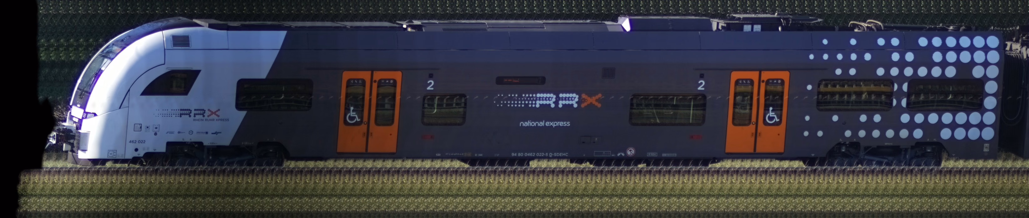 There should be a train photo here :'(