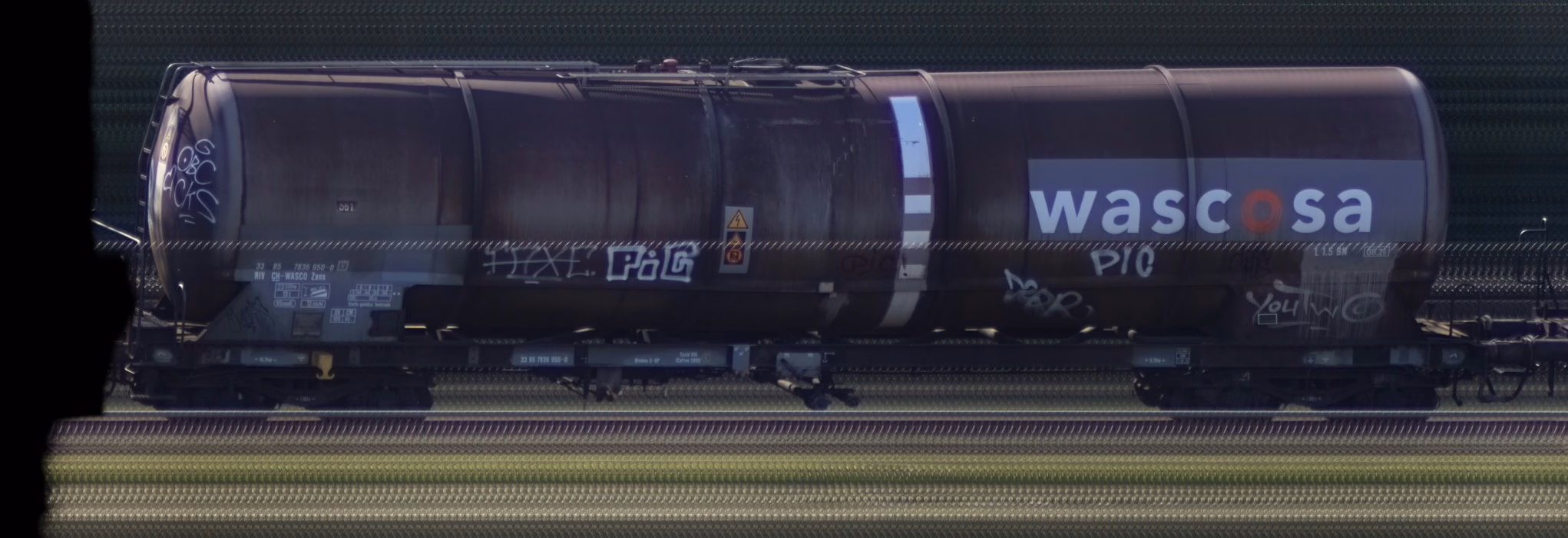 There should be a train photo here :'(