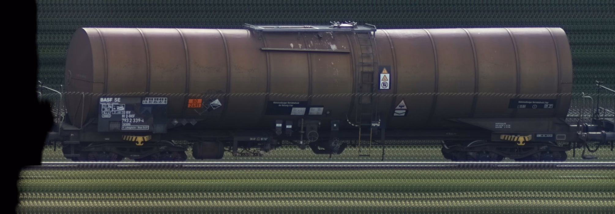 There should be a train photo here :'(
