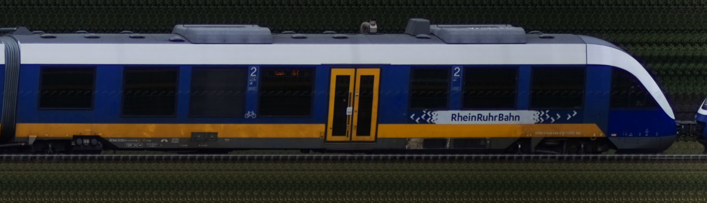 There should be a train photo here :'(
