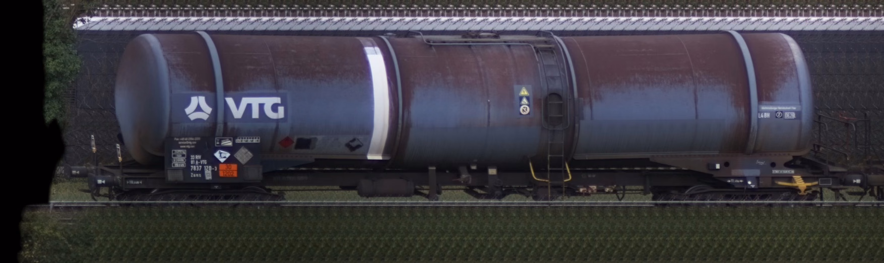 There should be a train photo here :'(