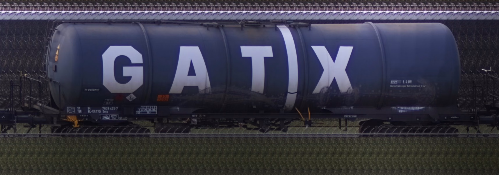 There should be a train photo here :'(