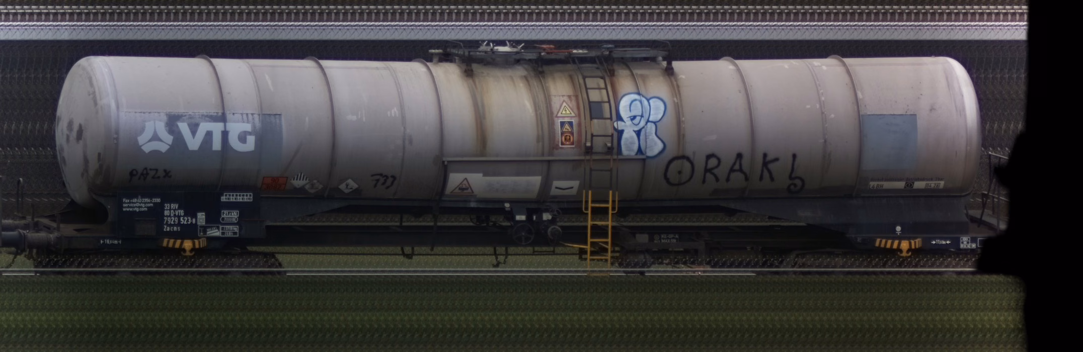 There should be a train photo here :'(