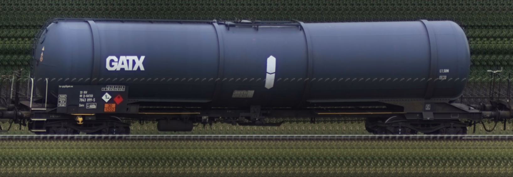 There should be a train photo here :'(